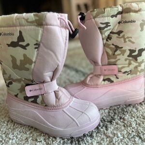 Columbia Pink and Camo Boots size 4 youth